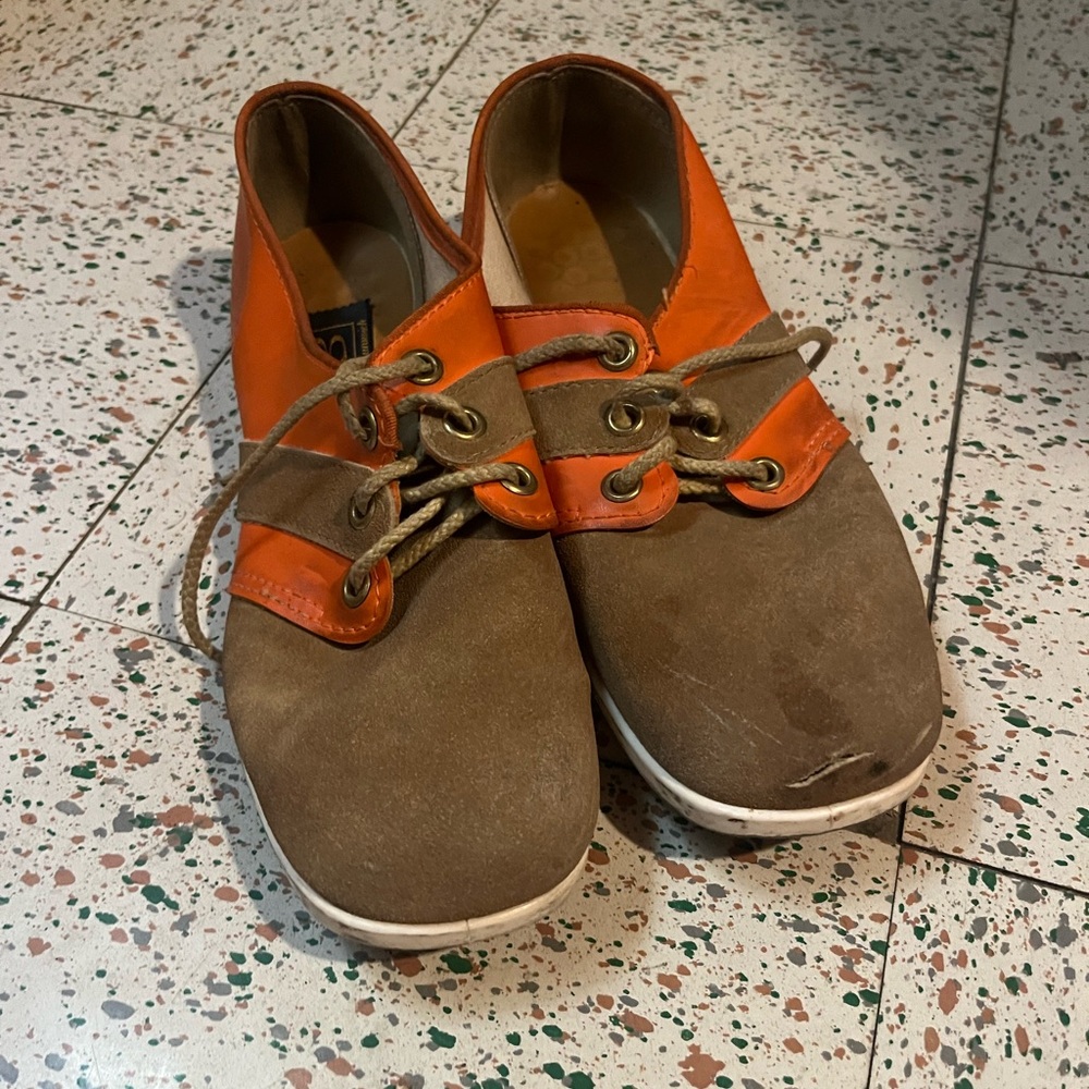 VTG Women’s Brunswick Bowling Shoes